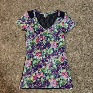 BKE Multicolor Floral V-Neck Blouse
